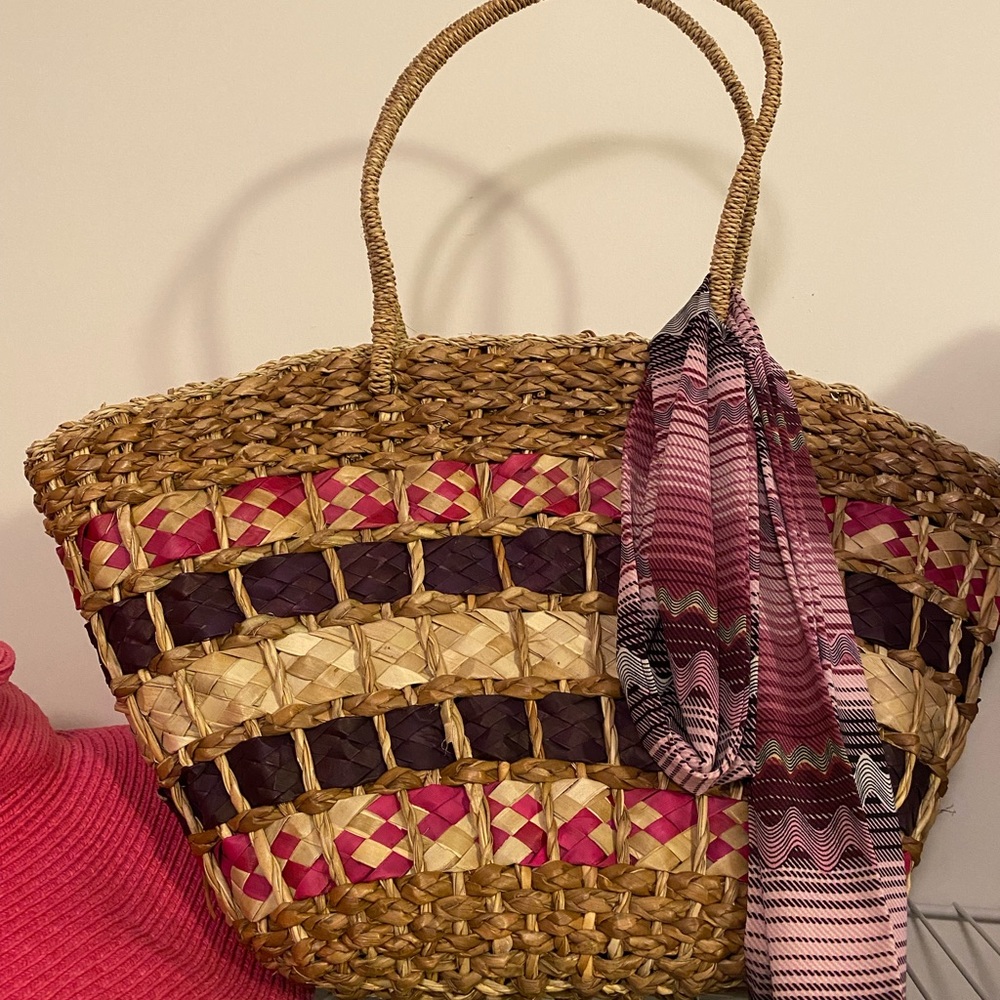 Beautiful Handmade straw tote bag- never been used.
